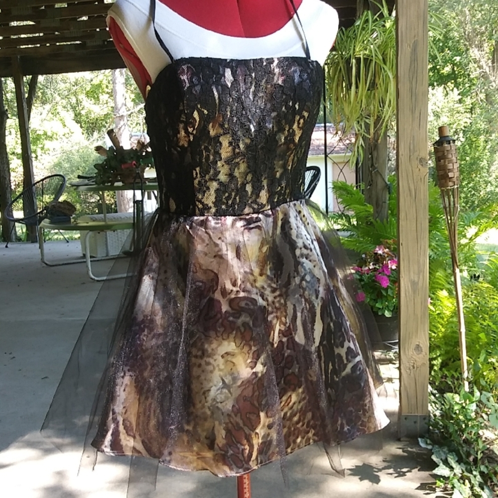 Gorgeous Lace,Tulle & Satiny animal print Formal Dress 7/8
